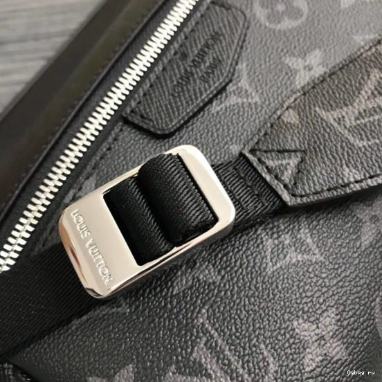 OUTDOOR MESSENGER LOUIS VUITTON 0808